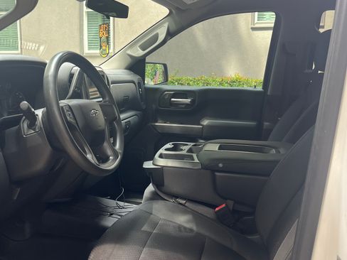Used 2019 Chevrolet Silverado 1500 Custom Trail Boss w/ Custom Convenience Package AWD/4WD image 9