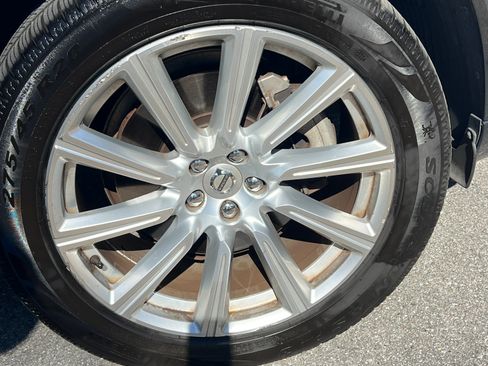 Used 2017 Volvo XC90 T6 Inscription w/ Vision Package image 2