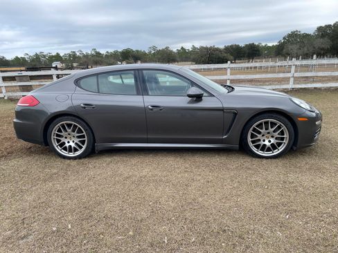 Used 2016 Porsche Panamera image 4