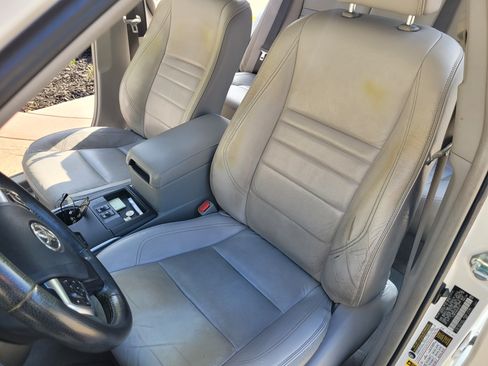 Used 2015 Toyota Camry XLE image 10