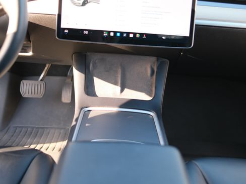 Used 2021 Tesla Model 3 Standard Range Plus RWD image 12