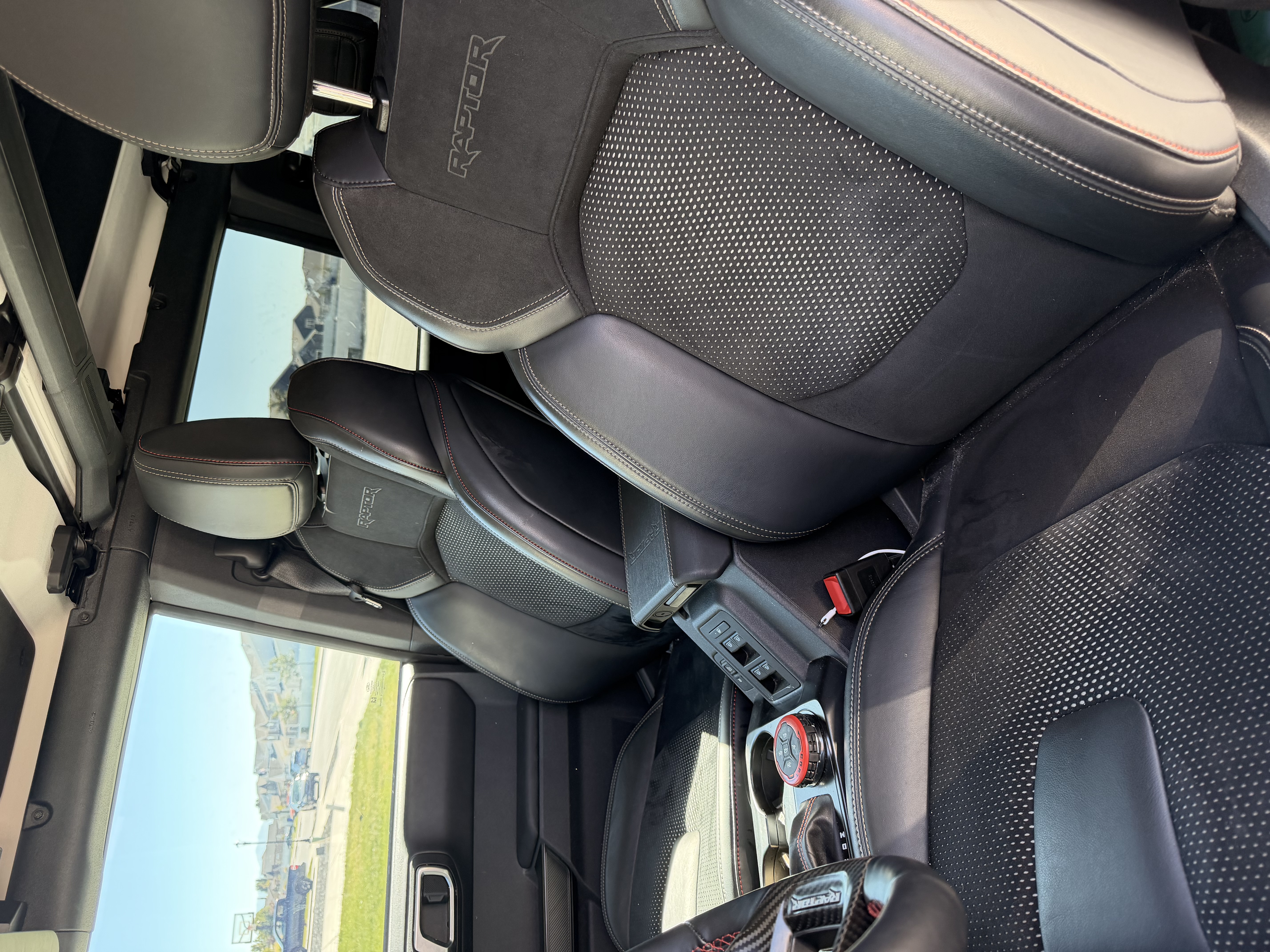 Used 2025 Ford Bronco Raptor AWD/4WD image 13
