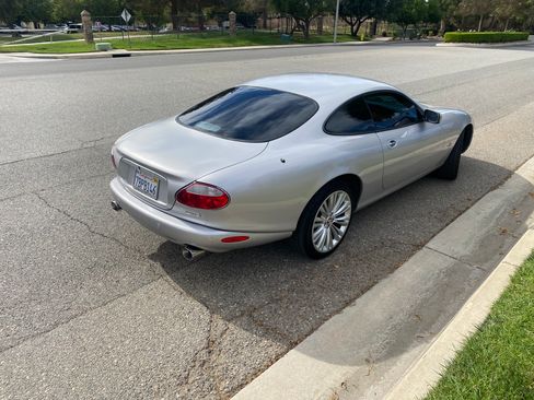 Used 2003 Jaguar XK8 Coupe image 6