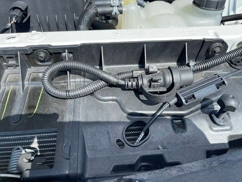 Used 2022 Ford Explorer XLT w/ Equipment Group 202A AWD/4WD image 23