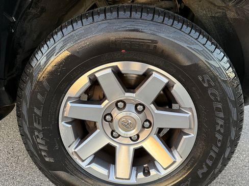 Used 2014 Toyota FJ Cruiser 4WD w/ Convenience Package image 10