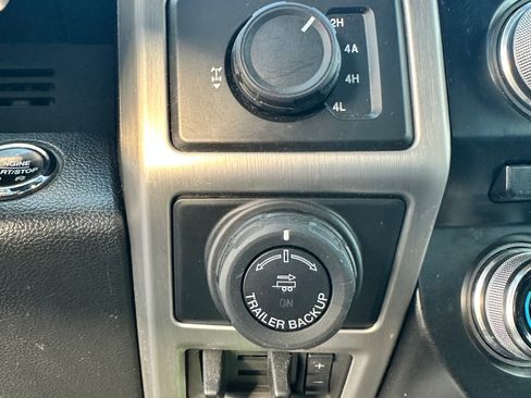 Used 2016 Ford F150 Platinum w/ Technology Package image 19