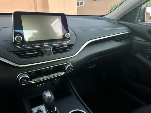 Used 2019 Nissan Altima 2.5 SV image 9