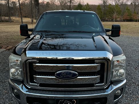 Used 2016 Ford F250 Lariat w/ Lariat Interior Package image 4