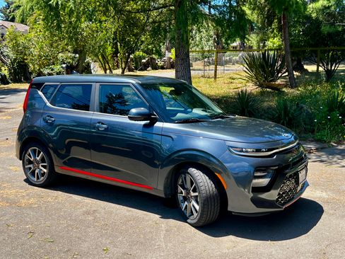 Used 2020 Kia Soul GT-Line Turbo FWD image 1