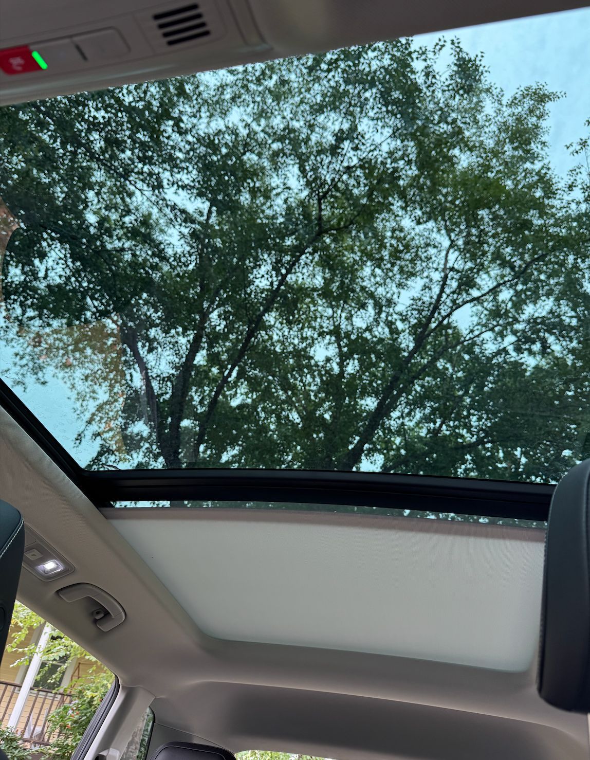 Used 2023 Volkswagen Tiguan SE w/ Panoramic Sunroof Package AWD/4WD image 16
