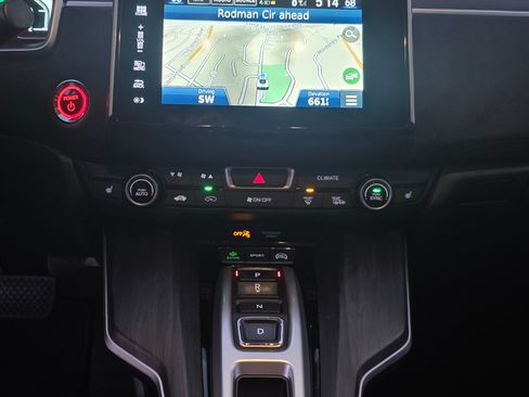 Used 2018 Honda Clarity Touring image 9