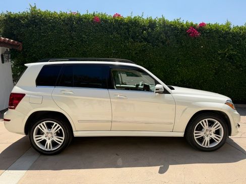 Used 2015 Mercedes-Benz GLK 350 4MATIC image 2