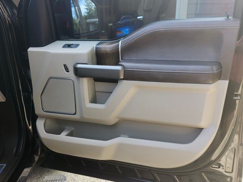Used 2019 Ford F150 Limited w/ Trailer Tow Package AWD/4WD image 9