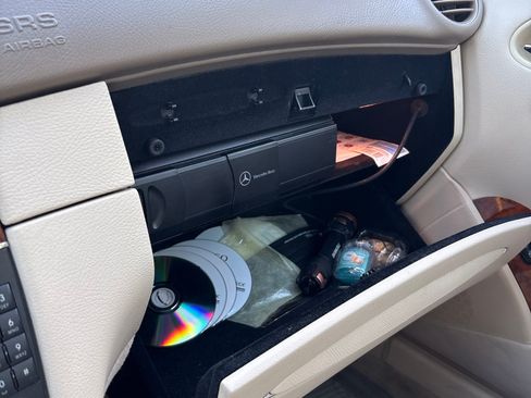 Used 2008 Mercedes-Benz CLK 350 Coupe image 9