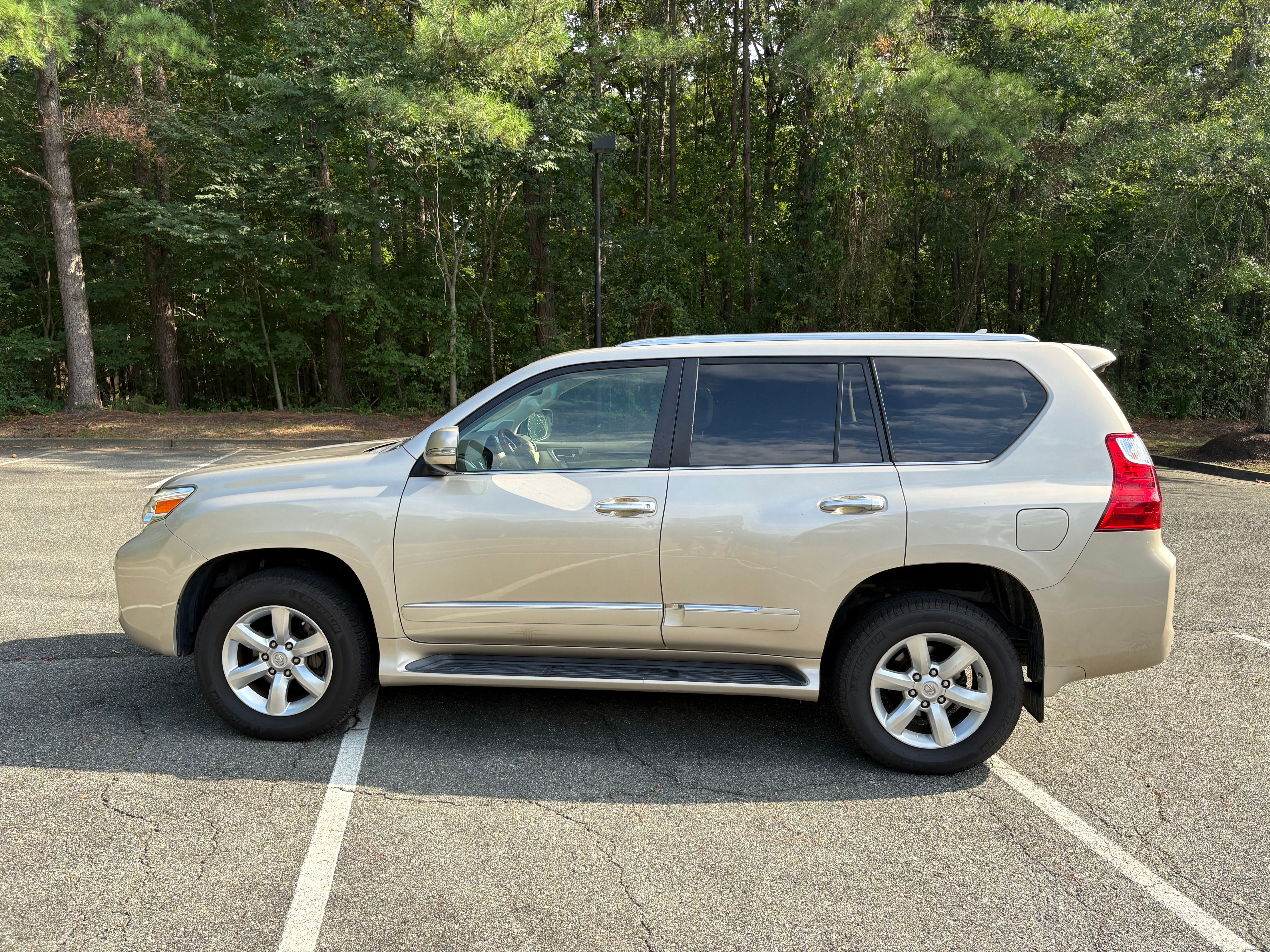 Used 2013 Lexus GX 460 w/ Comfort Plus Pkg AWD/4WD image 1