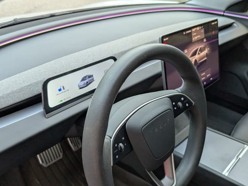 Used 2024 Tesla Model 3 Standard Range image 2