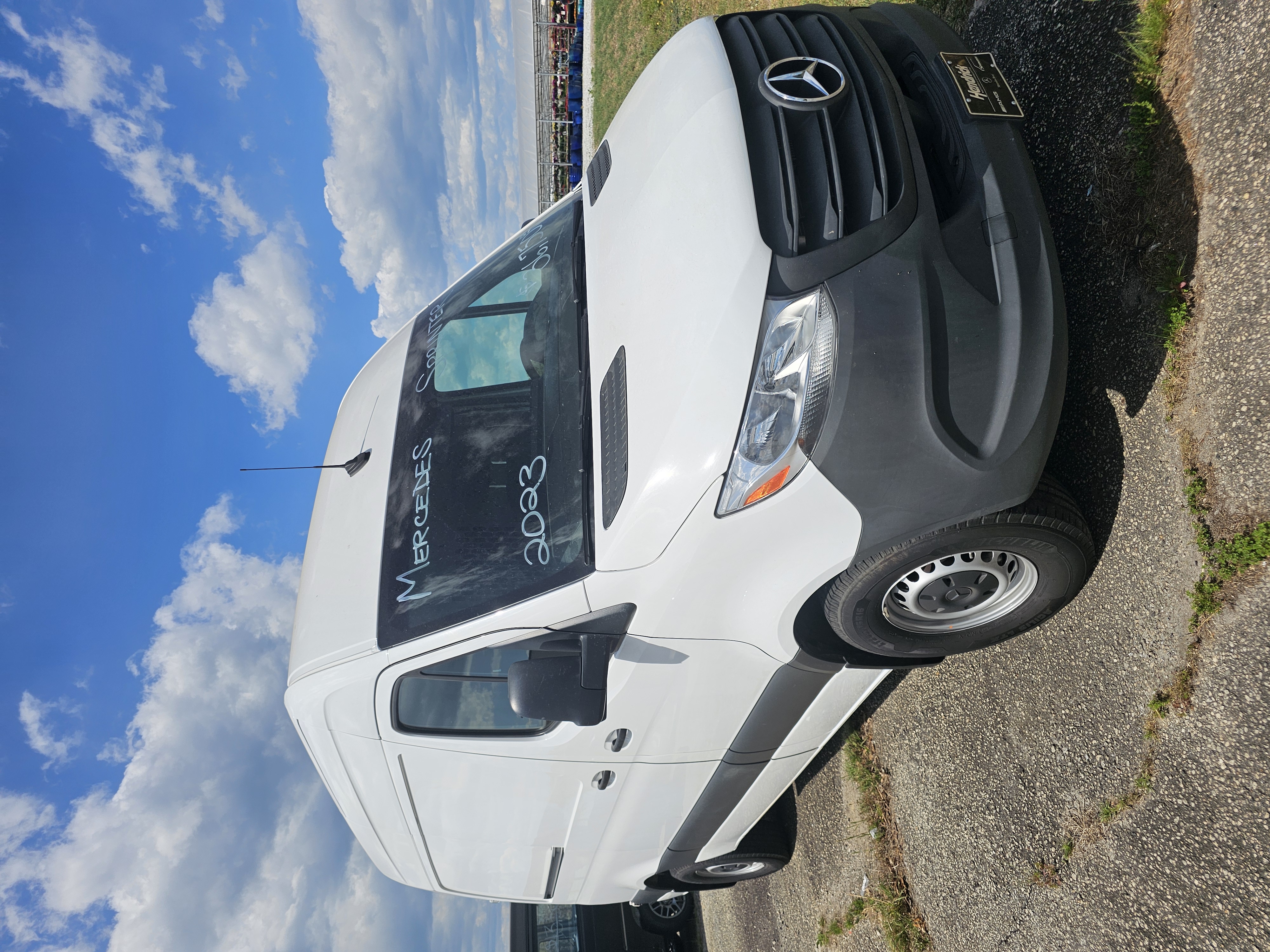 Used 2023 Mercedes-Benz Sprinter 1500 image 2