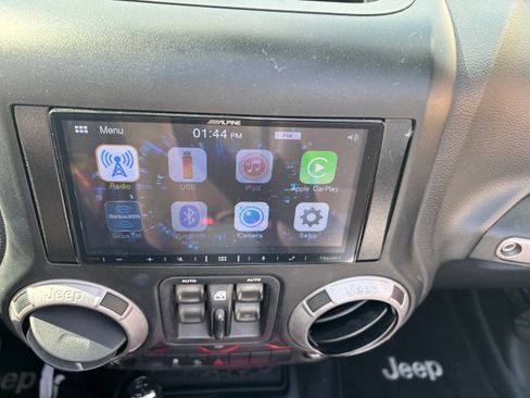 Used 2013 Jeep Wrangler Unlimited Sport image 9