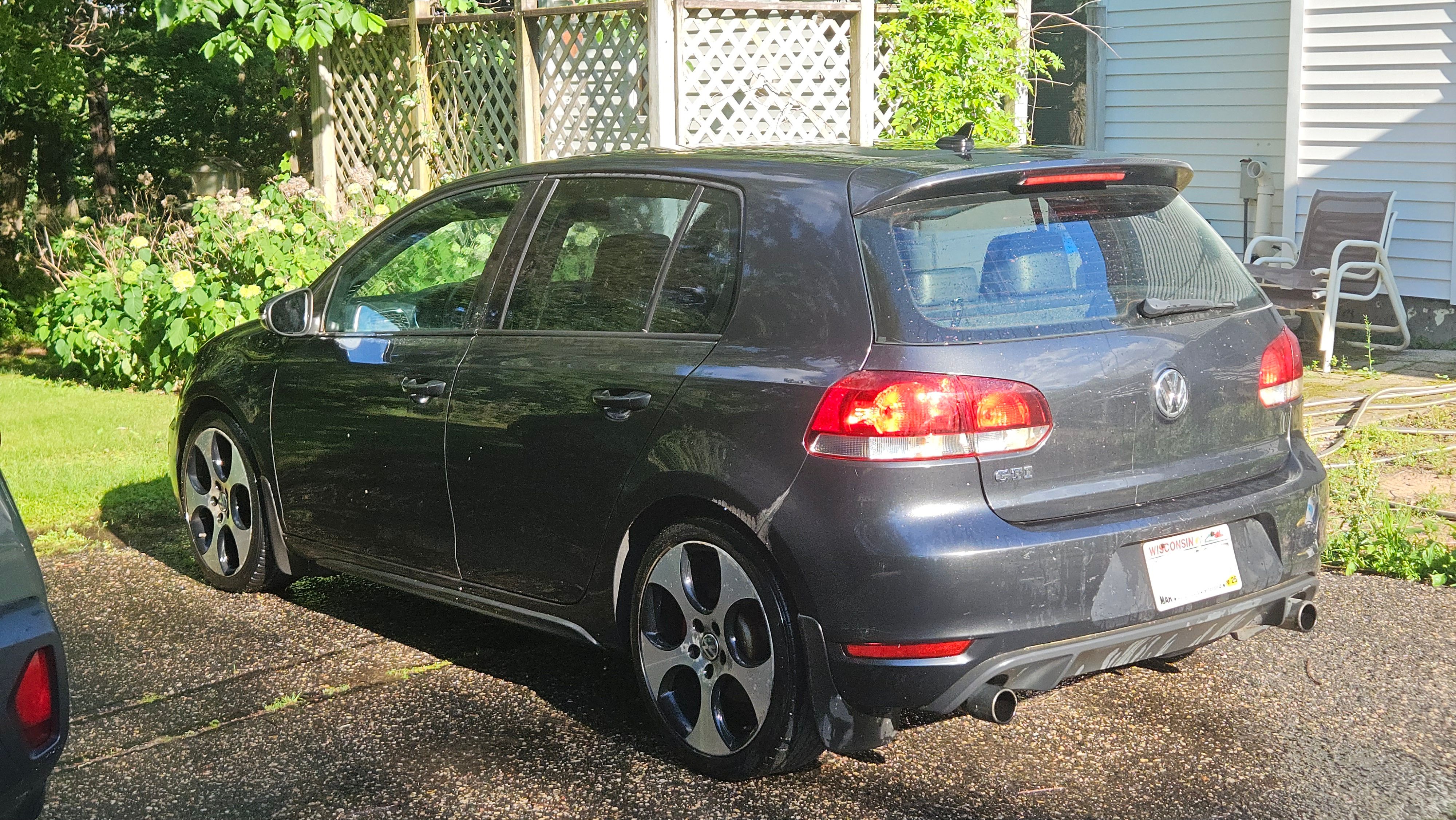 Used 2010 Volkswagen GTI 4-Door FWD image 2