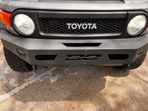 Used 2010 Toyota FJ Cruiser 4WD image 11