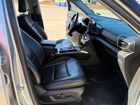 Used 2021 Ford Explorer Limited w/ Equipment Group 301A image 18