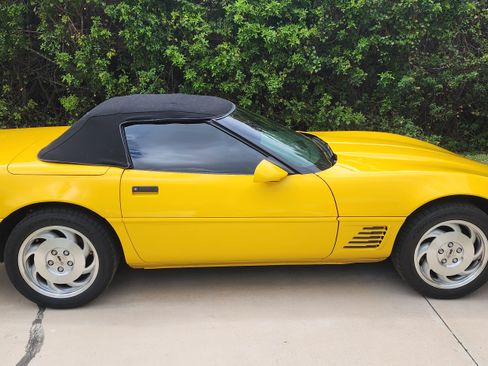 Used 1995 Chevrolet Corvette Convertible RWD image 4