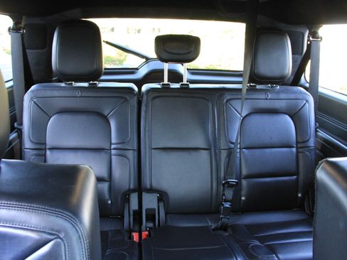 Used 2021 Lincoln Navigator L Reserve image 19