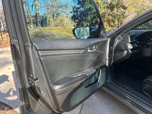 Used 2019 Honda Civic EX image 12