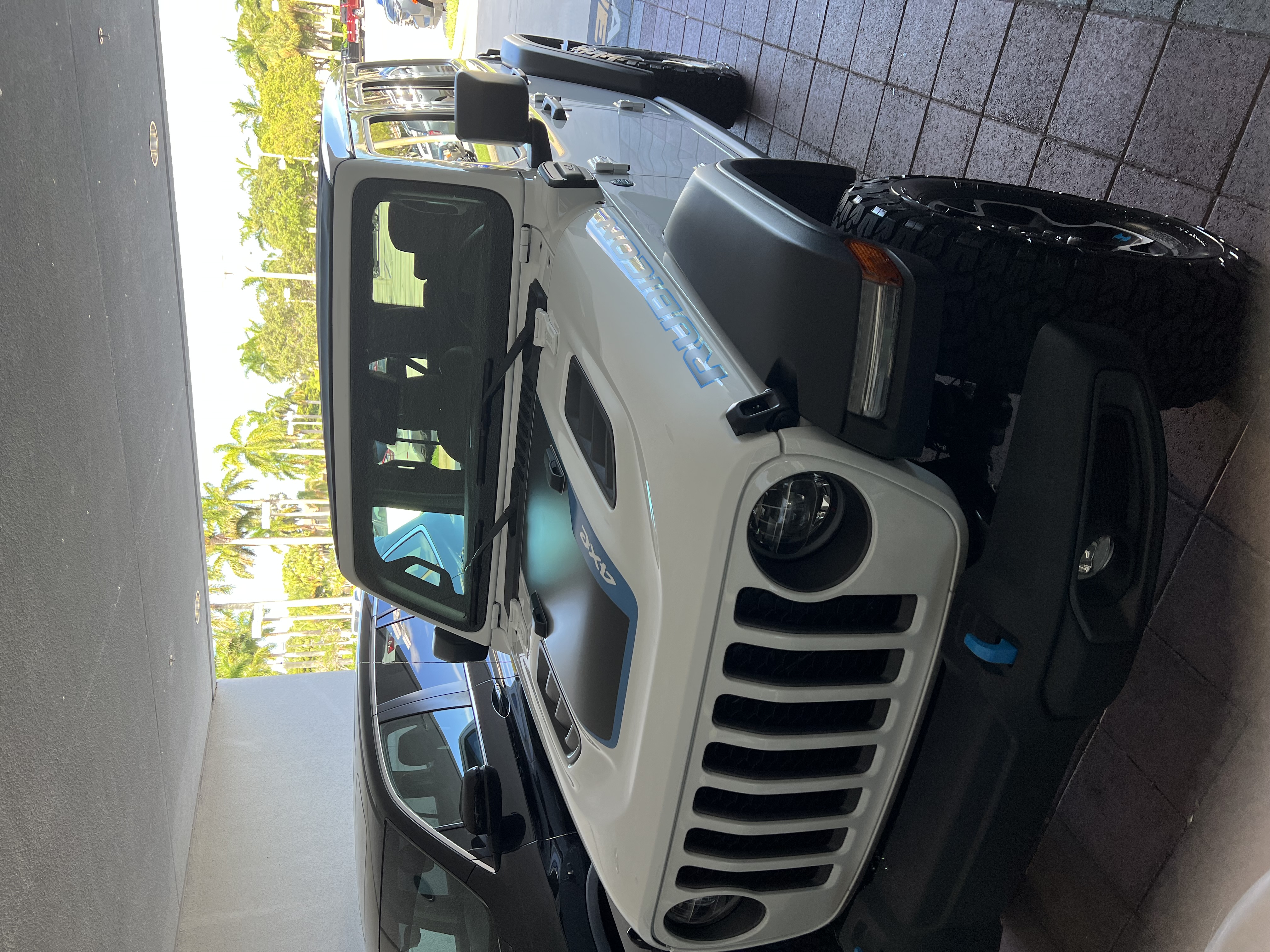 Used 2022 Jeep Wrangler Unlimited Rubicon 4xe w/ Safety Group AWD/4WD image 6