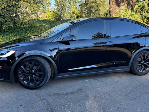 Used 2024 Tesla Model X Standard Sport Utility 4D image 6