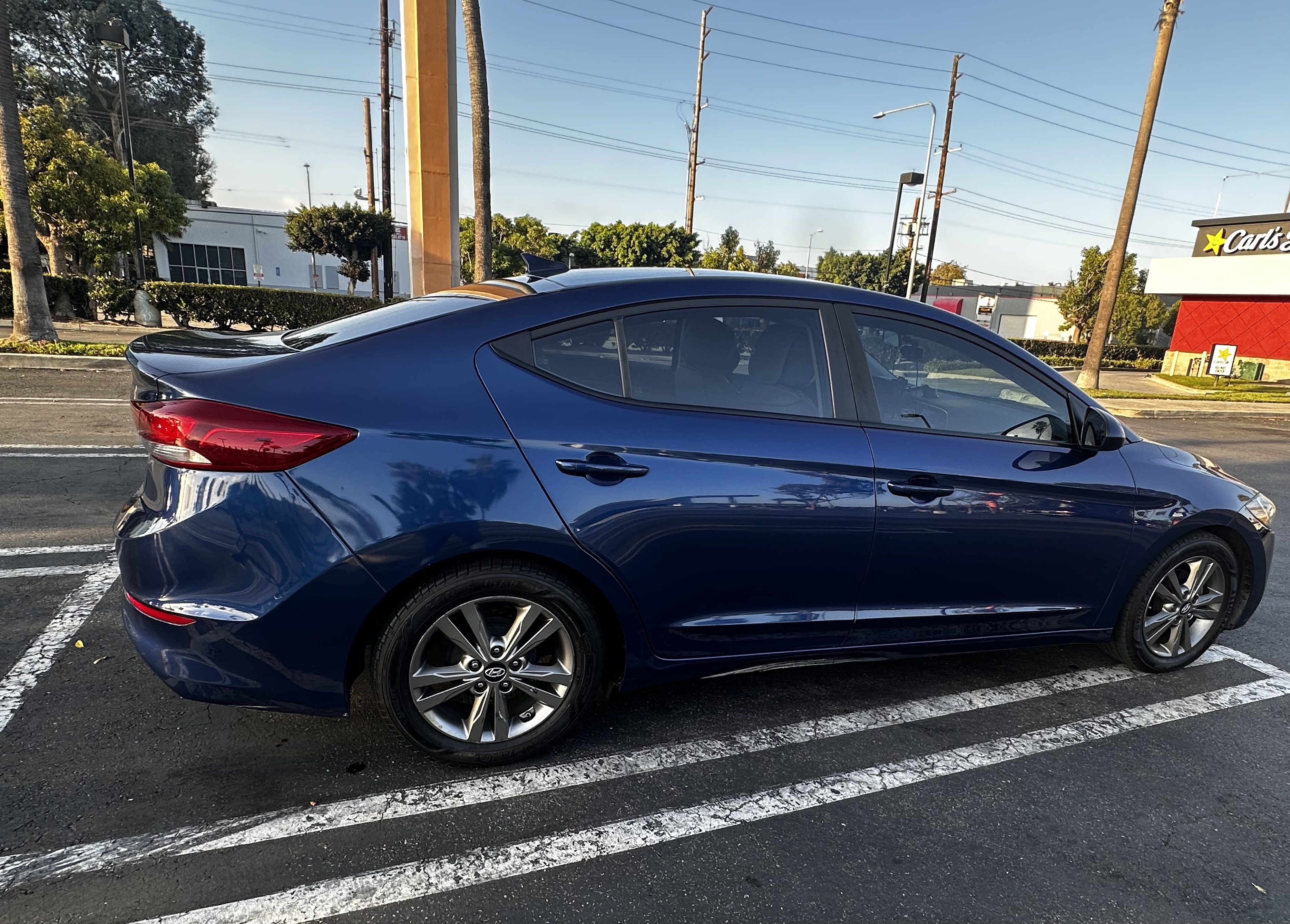 Used 2017 Hyundai Elantra SE FWD image 4