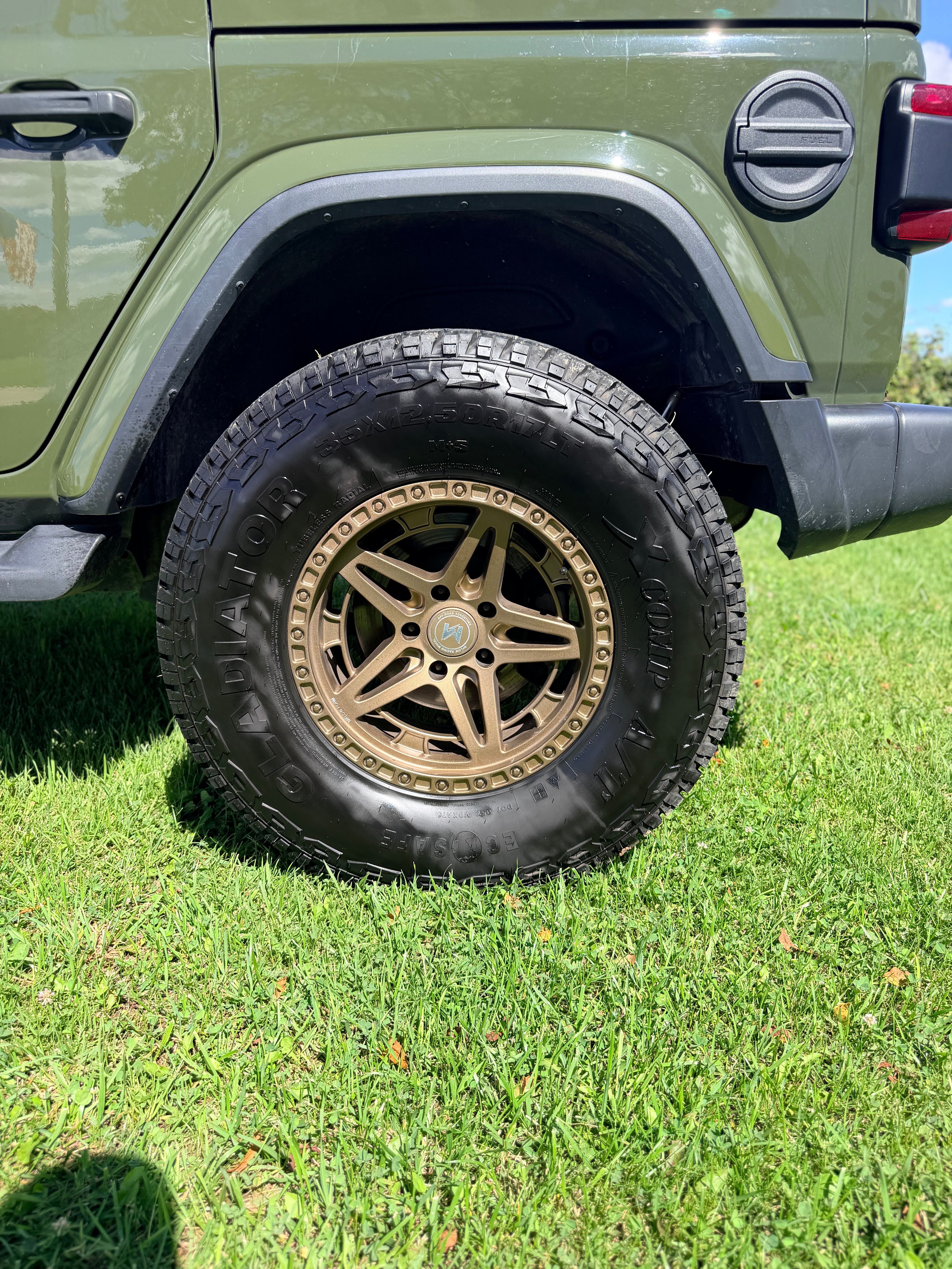 Used 2021 Jeep Wrangler Unlimited Sahara w/ Uconnect 4C Nav & Sound Group AWD/4WD image 12