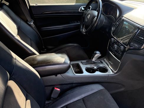 Used 2020 Jeep Grand Cherokee Altitude image 6