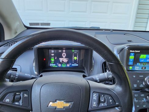 Used 2012 Chevrolet Volt Premium w/ Premium Trim Package image 15