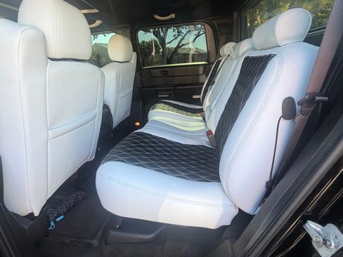 Used 2005 HUMMER H2 SUT w/ Preferred Equipment Group AWD/4WD image 15