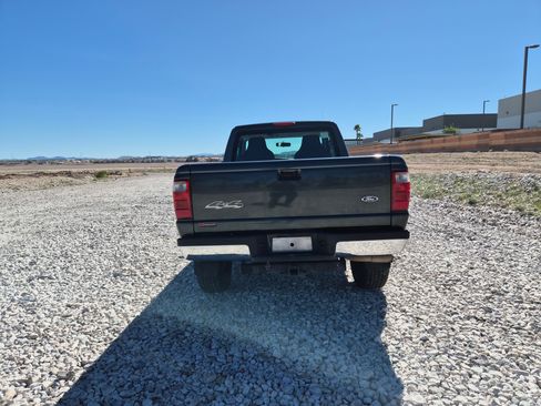 Used 2004 Ford Ranger XLT image 2