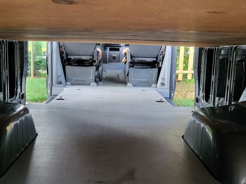 Used 2014 Mercedes-Benz Sprinter 3500 image 7