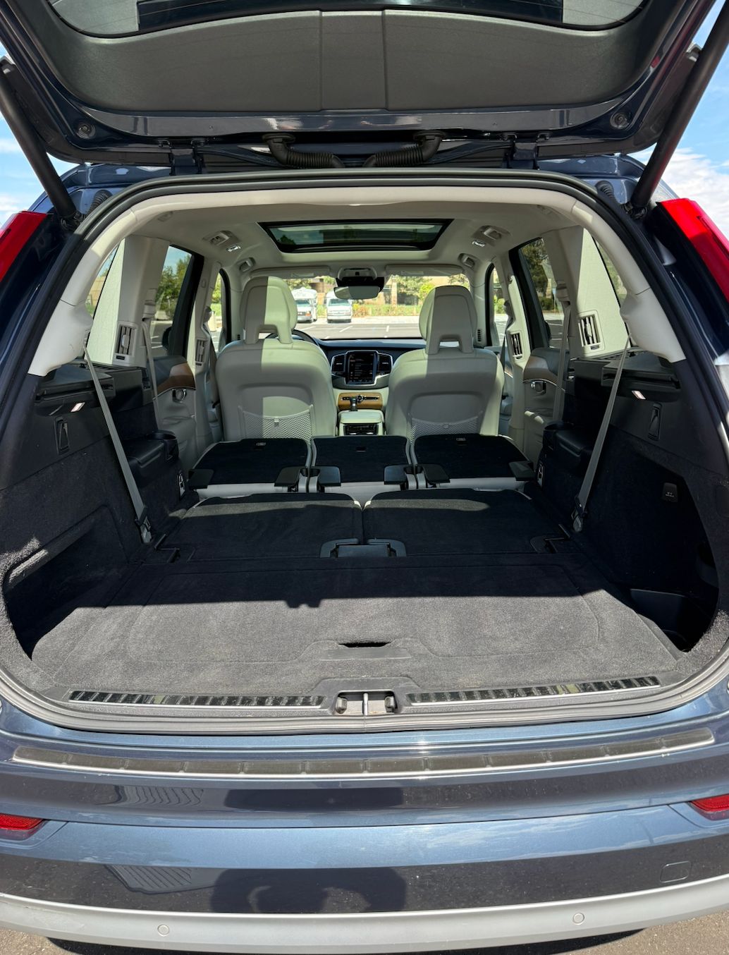 Used 2022 Volvo XC90 T6 Momentum w/ Advanced Package AWD/4WD image 22