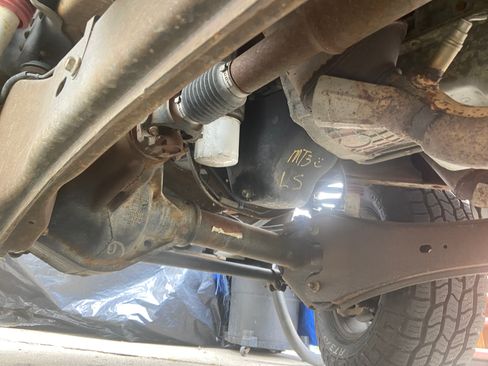 Used 2005 Ford F350 XLT AWD/4WD image 9