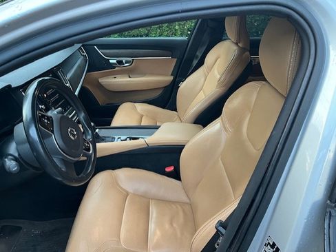 Used 2020 Volvo V90 T6 Cross Country AWD/4WD image 16