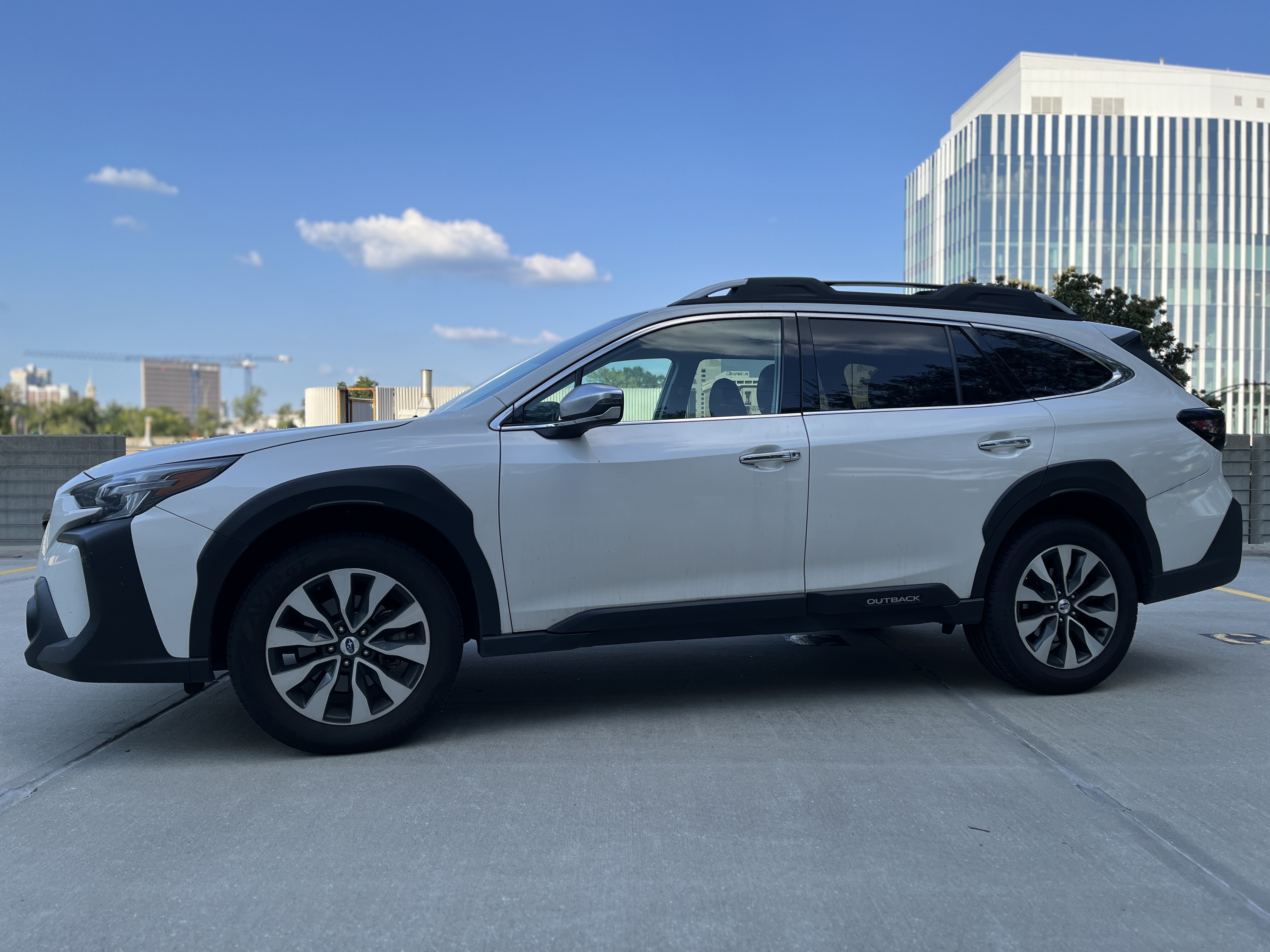 Used 2023 Subaru Outback Touring AWD/4WD image 2