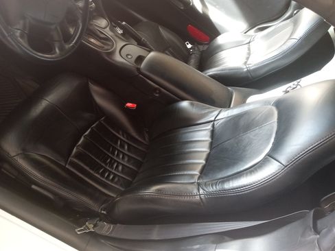 Used 1998 Chevrolet Corvette Convertible w/ Memory Pkg image 12