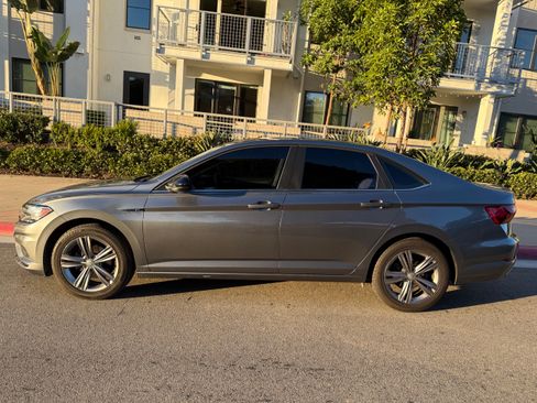 Used 2019 Volkswagen Jetta R-Line image 5