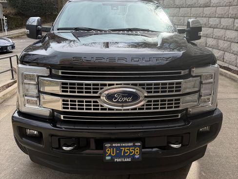 Used 2017 Ford F350 Platinum w/ Platinum Ultimate Package image 2