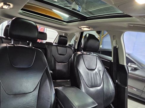 Used 2017 Ford Edge Titanium w/ Equipment Group 301A image 5
