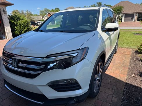 Used 2017 Honda Pilot Touring image 14