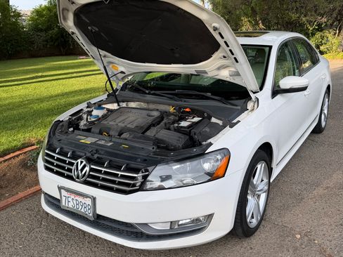 Used 2014 Volkswagen Passat TDI SEL Premium FWD image 12