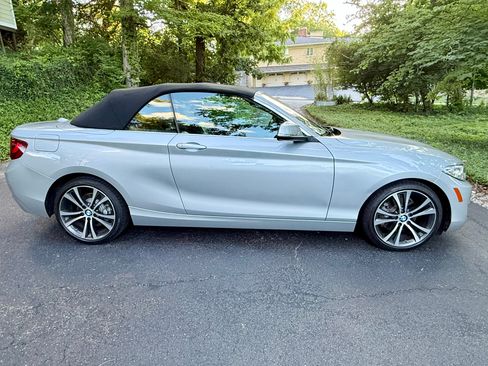 Used 2016 BMW 228i xDrive Convertible AWD/4WD image 8