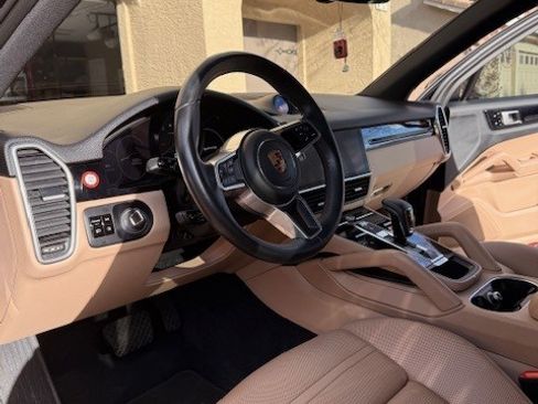 Used 2020 Porsche Cayenne image 10