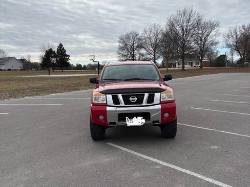 Used 2012 Nissan Titan SV w/ SV Value Truck Pkg image 8